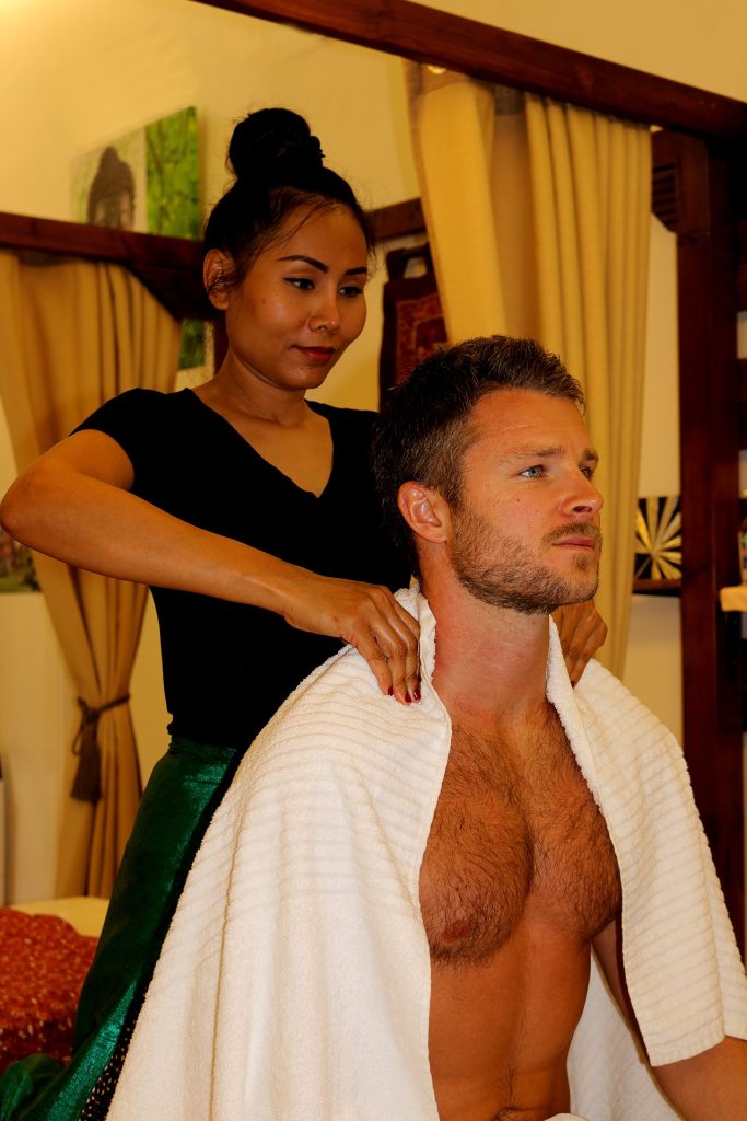 Head & Shoulder Massage at Our Spa in Kochi – Relaxation and Rejuvenation, Massage Ernakulam